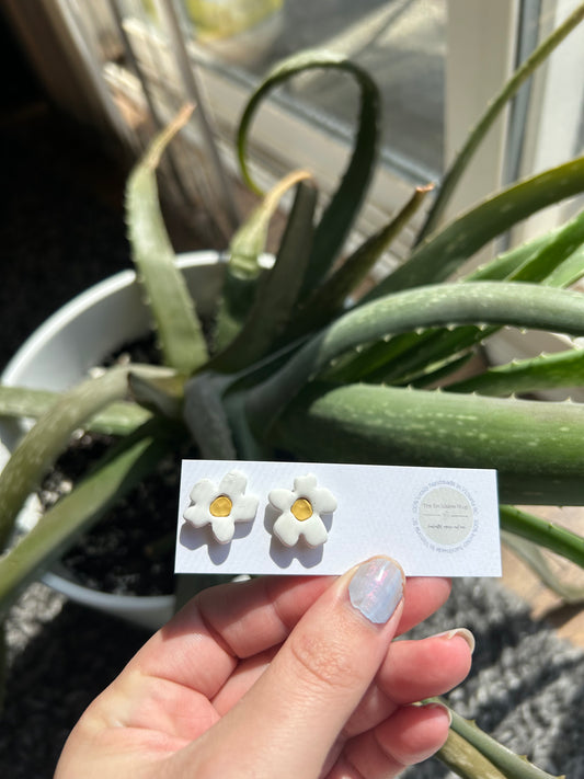 Asymmetrical flower studs