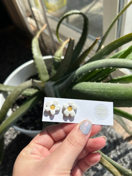 Asymmetrical flower studs